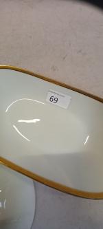 Manufacture RAYNAUD : Deux raviers ovales en porcelaine blanche et...