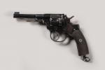 Suede
Revolver Nagant HUSQVARNA 1887 calibre 7,5 cm
Poignée bois finement quadrillée,...