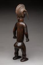 CÔTE D'IVOIRE : Statue Dan d'un personnage masculin en bois...