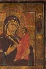 Vierge de Tikhvine sur fond or, dans un encadrement avec...