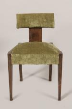André Sornay (1902-2000)
Chaise d'appoint capitonnée de tissu vert à quatre...
