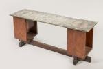 André Sornay (1902-2000)
Longue table basse de forme rectangulaire à double...