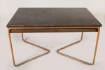 André Sornay (1902-2000)
Table bureau à plateau rectangulaire en pin d'Oregon...