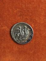 148 BC
DENIER ATILIA : Tête casquée de ROME Rv :...
