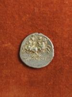 136 BC
DENIER SERVILIA : Tête casquée de ROME, ROMA, Rv...