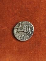 132 BC
DENIER ABURIA : Tête casquée de ROME Rv M...