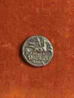 129 BC
DENIER MARCIA : Tête casquée de ROME Rv: Q...