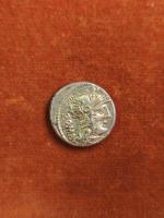 127 BC
DENIER CAECILIA : Tête casquée de ROME Rv :...