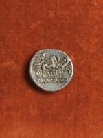 111/110 BC 
DENIER MALLIA (ou Claudia) : Tête casquée de...