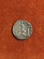 96 BC
DENIER CAECILIA : Tête laurée d'APOLLON, L METEL, A...