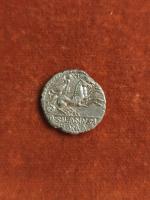 91 BC
DENIER NJUNIA (Junius silanus) Tête casquée de ROME Rv...