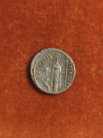 48 BC
DENIER HOSTILIA (hostilius saserna) Tête d'une captive gauloise, carnyx...
