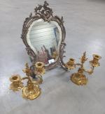 Un miroir de toilette en bronze à décor Rocaille, fin...