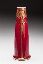 Autriche ?
Vase de forme cylindrique en verre rouge à décor...