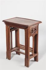Louis Majorelle (1859-1926) 
Série de quatre tables gigognes en acajou...