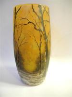 DAUM. Vase de forme cylindrique en verre gravé à l'acide...
