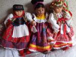 3 poupées collection ethnique, très beaux costumes russe, africaine et...