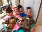 Lot de 4 marionnettes lyonnaises têtes en bois peint taillé...