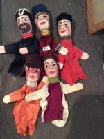 5 marionnettes lyonnaises, tête en bois peint taillé sculpté, mains...