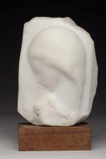 Amedeo GENNARELLI (1881-1943). " Profil de femme ". Marbre blanc...