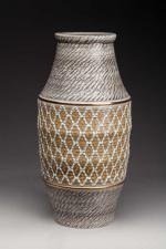 Jacques BREUGNOT. Vase de forme cylindrique en grès à décor...