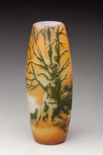DE VEZ. Vase de forme cylindrique en verre gravé à...
