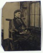 Ferrotype. Femme assise. (portrait souvenir ?) ca. 1860. (9 x...