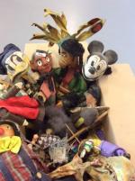 Carton de marionnettes diverses: Mickey, Donald, composition tissu feutrine...Ht tête...