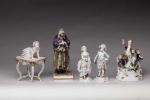 Ensemble de cinq GROUPES en porcelaine polychrome à décor de...