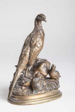 Jules MOIGNIEZ. "POULE FAISANE" Groupe en bronze, signé. 14,5 cm.