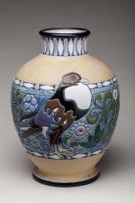AMPHORA. Vase de forme boule à col droit en céramique...