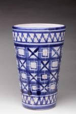 Robert Picault (1919-2000). Vase de forme conique en céramique à...
