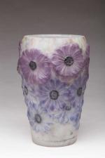 Gabriel Argy-Rousseau (1885-1953), Vase modèle « Soucis » en pâte de verre...
