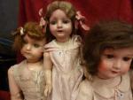 Lot de 5 poupées tête composition, habillées, vendues en l'état :...