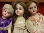 Lot de trois poupées tête biscuit, accidentées, « SFBJ 230 PARIS...