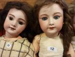 Lot de trois  poupées tête biscuit vendues en l'état....