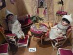 Salon de poupée et ses 2 mignonnettes Pierrot et Colombine,...
