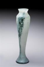 Emile GALLE (1846-1904). Vase de forme balustre à col resserré...