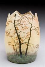 LEGRAS - Vase en forme d'oeuf en verre gravé et...