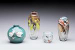 UMBDENSTOCK. Quatre vases en verre soufflé polychrome à décor abstrait....