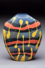 Jean-Luc GARCIN (né en 1954). Vase de forme aplatie en...
