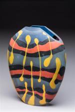 Jean-Luc GARCIN (né en 1954). Vase de forme aplatie en...
